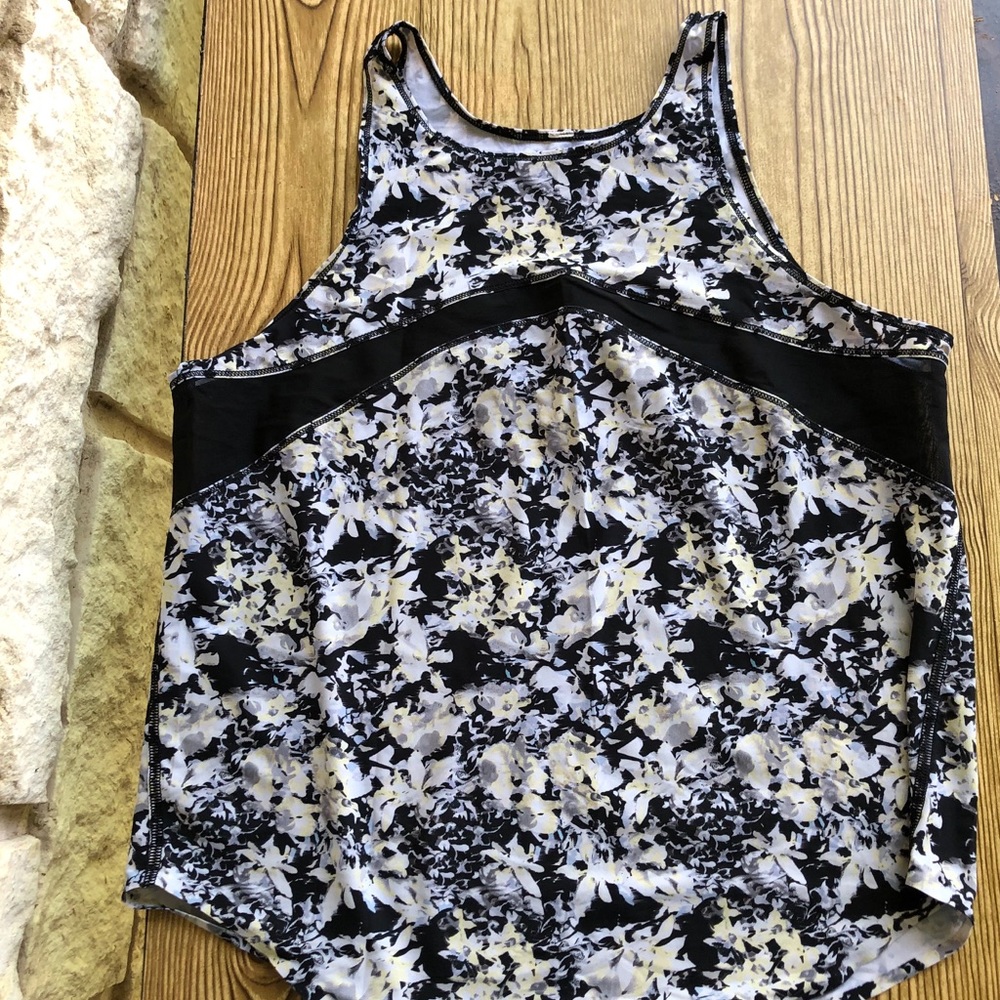 Lululemon tank top